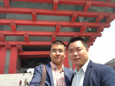 公司员工团体游览上海世博园中国馆