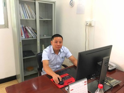 客户服务部经理  吴敏